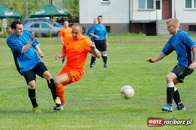Zdjęcie w galerii na portalu naszraciborz.pl: Płomień Siedliska niestraszny Adamowicom wiadomości z regionu