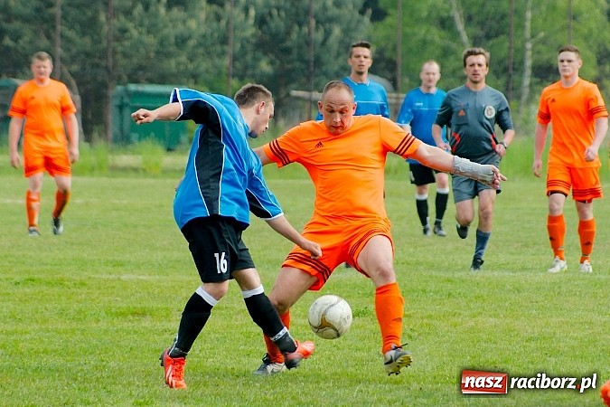 Zdjęcie w galerii na portalu naszraciborz.pl: Płomień Siedliska niestraszny Adamowicom wiadomości z regionu