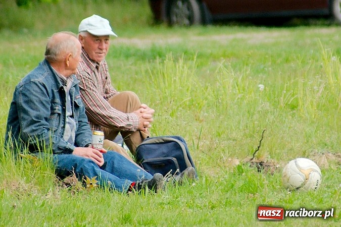 Zdjęcie w galerii na portalu naszraciborz.pl: Płomień Siedliska niestraszny Adamowicom wiadomości z regionu