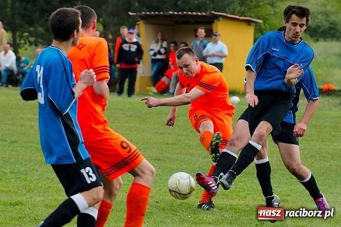 Zdjęcie w galerii na portalu naszraciborz.pl: Płomień Siedliska niestraszny Adamowicom wiadomości z regionu