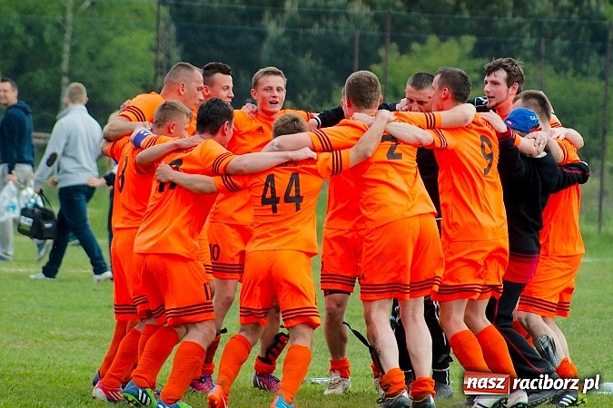 Zdjęcie w galerii na portalu naszraciborz.pl: Płomień Siedliska niestraszny Adamowicom wiadomości z regionu