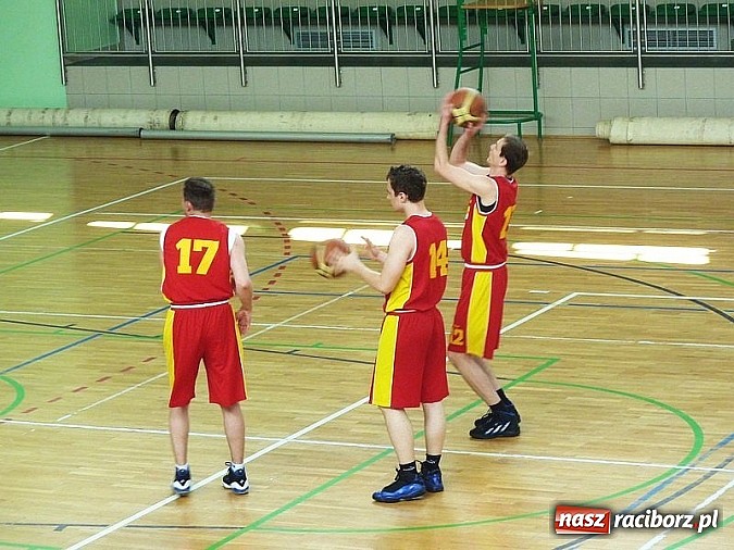 Zdjęcie w galerii na portalu naszraciborz.pl: Koszykówka. Wystartował XI sezon amatorki  wiadomości z regionu