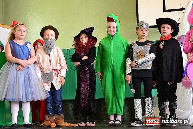 Zdjęcie w galerii na portalu naszraciborz.pl: Pięć godzin świetnej zabawy na nowej scenie! Festyn rodzinny w ZSO Rudy!  wiadomości z regionu