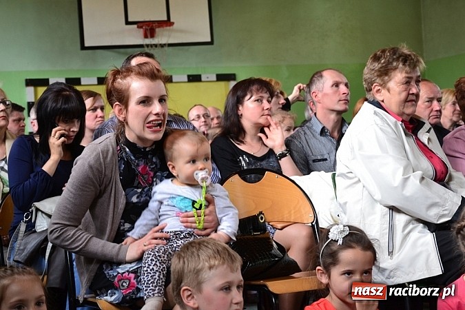 Zdjęcie w galerii na portalu naszraciborz.pl: Pięć godzin świetnej zabawy na nowej scenie! Festyn rodzinny w ZSO Rudy!  wiadomości z regionu