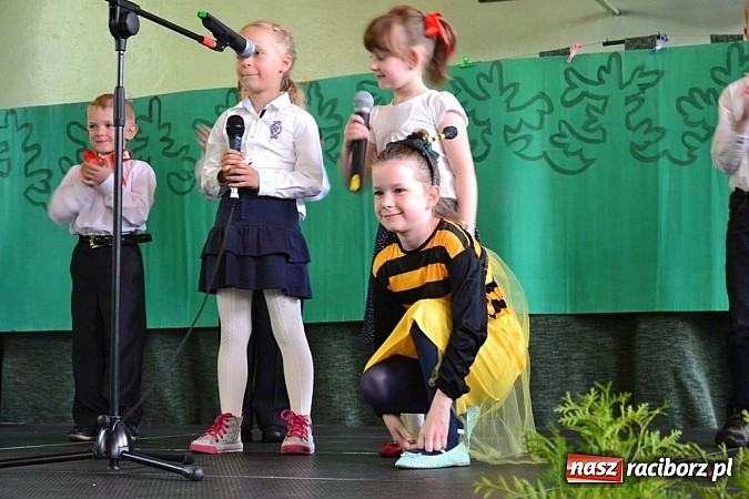 Zdjęcie w galerii na portalu naszraciborz.pl: Pięć godzin świetnej zabawy na nowej scenie! Festyn rodzinny w ZSO Rudy!  wiadomości z regionu