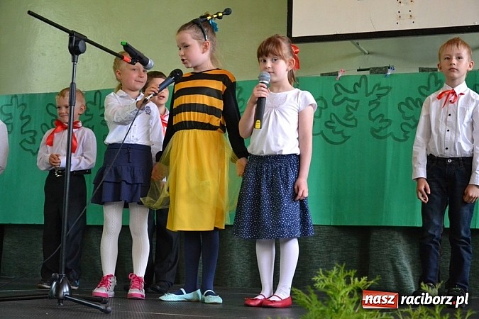 Zdjęcie w galerii na portalu naszraciborz.pl: Pięć godzin świetnej zabawy na nowej scenie! Festyn rodzinny w ZSO Rudy!  wiadomości z regionu