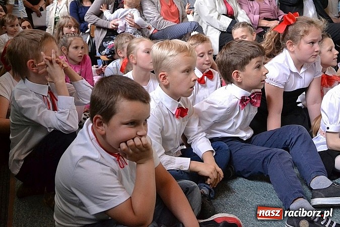 Zdjęcie w galerii na portalu naszraciborz.pl: Pięć godzin świetnej zabawy na nowej scenie! Festyn rodzinny w ZSO Rudy!  wiadomości z regionu