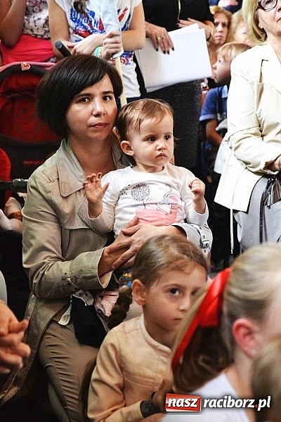 Zdjęcie w galerii na portalu naszraciborz.pl: Pięć godzin świetnej zabawy na nowej scenie! Festyn rodzinny w ZSO Rudy!  wiadomości z regionu