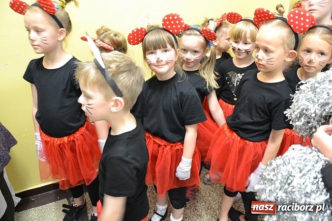 Zdjęcie w galerii na portalu naszraciborz.pl: Pięć godzin świetnej zabawy na nowej scenie! Festyn rodzinny w ZSO Rudy!  wiadomości z regionu