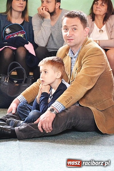 Zdjęcie w galerii na portalu naszraciborz.pl: Pięć godzin świetnej zabawy na nowej scenie! Festyn rodzinny w ZSO Rudy!  wiadomości z regionu