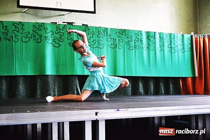 Zdjęcie w galerii na portalu naszraciborz.pl: Pięć godzin świetnej zabawy na nowej scenie! Festyn rodzinny w ZSO Rudy!  wiadomości z regionu