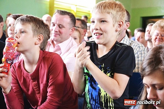 Zdjęcie w galerii na portalu naszraciborz.pl: Pięć godzin świetnej zabawy na nowej scenie! Festyn rodzinny w ZSO Rudy!  wiadomości z regionu