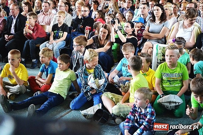 Zdjęcie w galerii na portalu naszraciborz.pl: Pięć godzin świetnej zabawy na nowej scenie! Festyn rodzinny w ZSO Rudy!  wiadomości z regionu