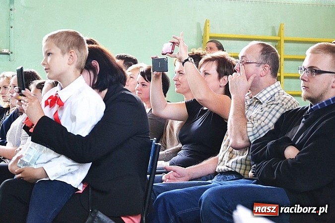 Zdjęcie w galerii na portalu naszraciborz.pl: Pięć godzin świetnej zabawy na nowej scenie! Festyn rodzinny w ZSO Rudy!  wiadomości z regionu