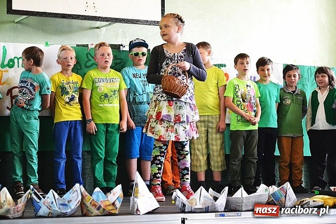 Zdjęcie w galerii na portalu naszraciborz.pl: Pięć godzin świetnej zabawy na nowej scenie! Festyn rodzinny w ZSO Rudy!  wiadomości z regionu