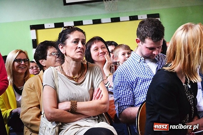 Zdjęcie w galerii na portalu naszraciborz.pl: Pięć godzin świetnej zabawy na nowej scenie! Festyn rodzinny w ZSO Rudy!  wiadomości z regionu