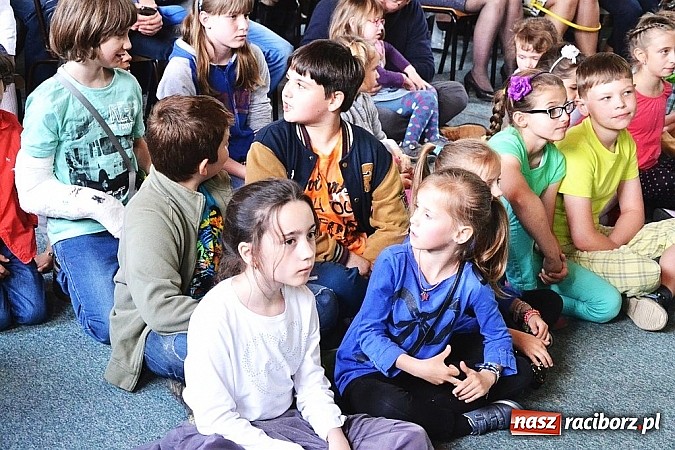 Zdjęcie w galerii na portalu naszraciborz.pl: Pięć godzin świetnej zabawy na nowej scenie! Festyn rodzinny w ZSO Rudy!  wiadomości z regionu