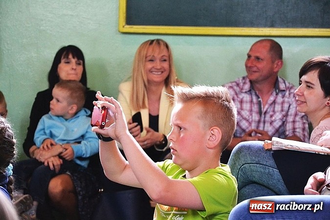 Zdjęcie w galerii na portalu naszraciborz.pl: Pięć godzin świetnej zabawy na nowej scenie! Festyn rodzinny w ZSO Rudy!  wiadomości z regionu