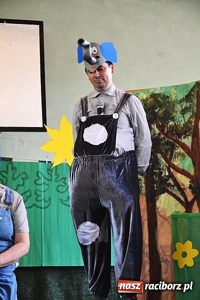 Zdjęcie w galerii na portalu naszraciborz.pl: Pięć godzin świetnej zabawy na nowej scenie! Festyn rodzinny w ZSO Rudy!  wiadomości z regionu