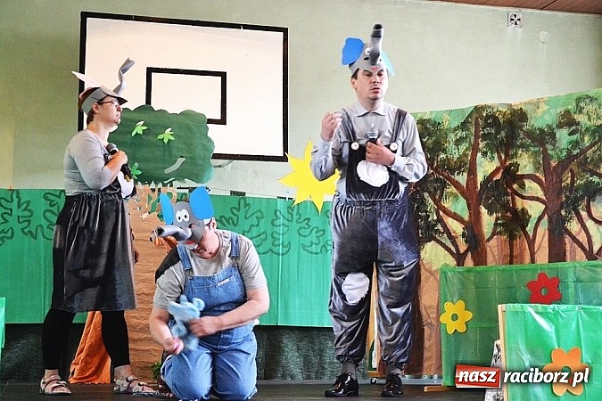 Zdjęcie w galerii na portalu naszraciborz.pl: Pięć godzin świetnej zabawy na nowej scenie! Festyn rodzinny w ZSO Rudy!  wiadomości z regionu