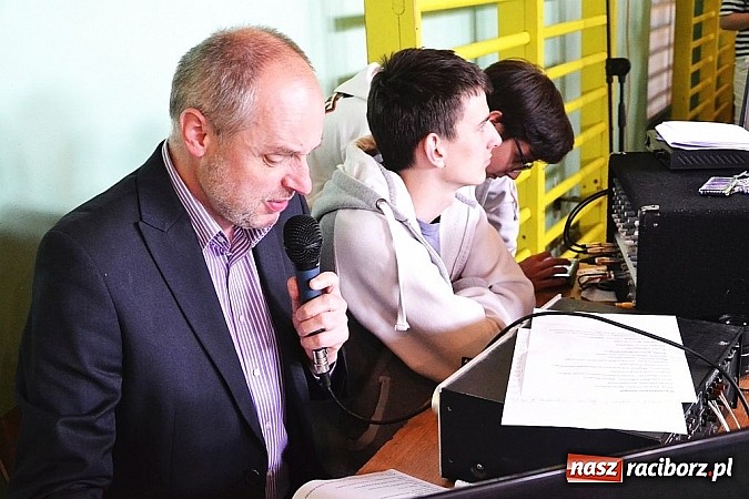 Zdjęcie w galerii na portalu naszraciborz.pl: Pięć godzin świetnej zabawy na nowej scenie! Festyn rodzinny w ZSO Rudy!  wiadomości z regionu