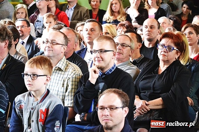 Zdjęcie w galerii na portalu naszraciborz.pl: Pięć godzin świetnej zabawy na nowej scenie! Festyn rodzinny w ZSO Rudy!  wiadomości z regionu