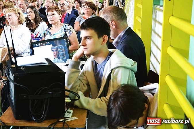 Zdjęcie w galerii na portalu naszraciborz.pl: Pięć godzin świetnej zabawy na nowej scenie! Festyn rodzinny w ZSO Rudy!  wiadomości z regionu