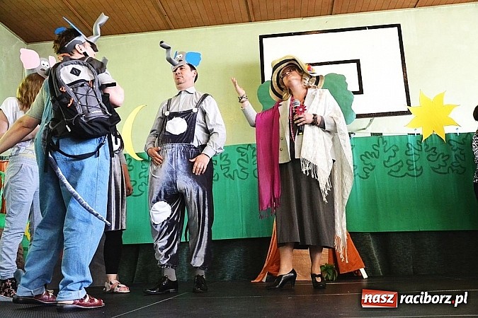 Zdjęcie w galerii na portalu naszraciborz.pl: Pięć godzin świetnej zabawy na nowej scenie! Festyn rodzinny w ZSO Rudy!  wiadomości z regionu