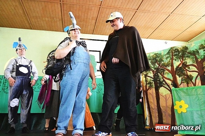 Zdjęcie w galerii na portalu naszraciborz.pl: Pięć godzin świetnej zabawy na nowej scenie! Festyn rodzinny w ZSO Rudy!  wiadomości z regionu