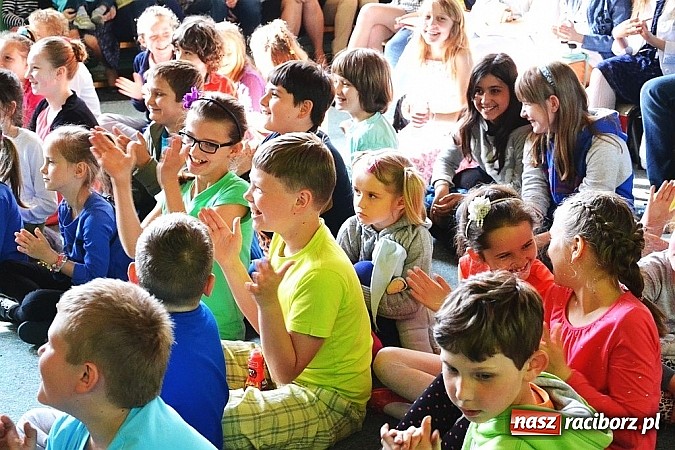 Zdjęcie w galerii na portalu naszraciborz.pl: Pięć godzin świetnej zabawy na nowej scenie! Festyn rodzinny w ZSO Rudy!  wiadomości z regionu