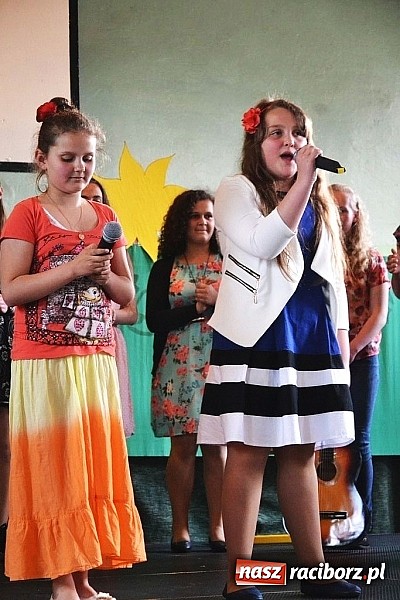Zdjęcie w galerii na portalu naszraciborz.pl: Pięć godzin świetnej zabawy na nowej scenie! Festyn rodzinny w ZSO Rudy!  wiadomości z regionu