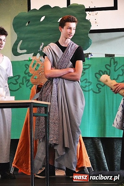 Zdjęcie w galerii na portalu naszraciborz.pl: Pięć godzin świetnej zabawy na nowej scenie! Festyn rodzinny w ZSO Rudy!  wiadomości z regionu