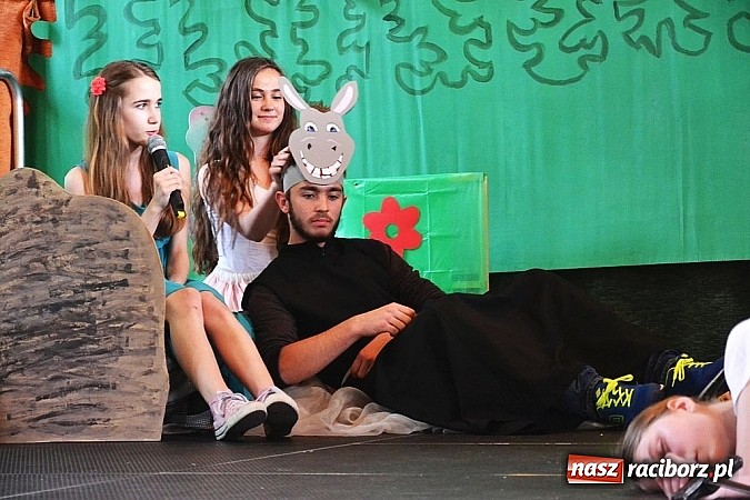 Zdjęcie w galerii na portalu naszraciborz.pl: Pięć godzin świetnej zabawy na nowej scenie! Festyn rodzinny w ZSO Rudy!  wiadomości z regionu