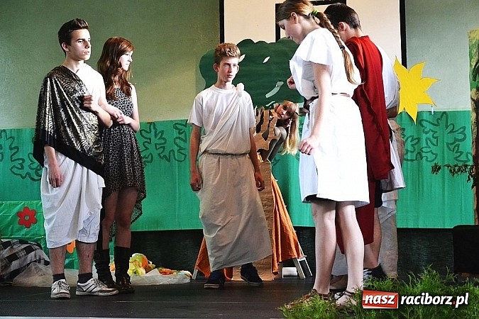 Zdjęcie w galerii na portalu naszraciborz.pl: Pięć godzin świetnej zabawy na nowej scenie! Festyn rodzinny w ZSO Rudy!  wiadomości z regionu