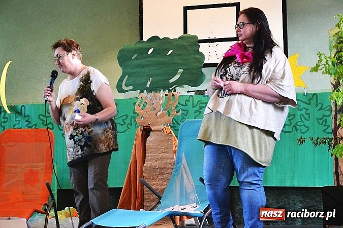 Zdjęcie w galerii na portalu naszraciborz.pl: Pięć godzin świetnej zabawy na nowej scenie! Festyn rodzinny w ZSO Rudy!  wiadomości z regionu