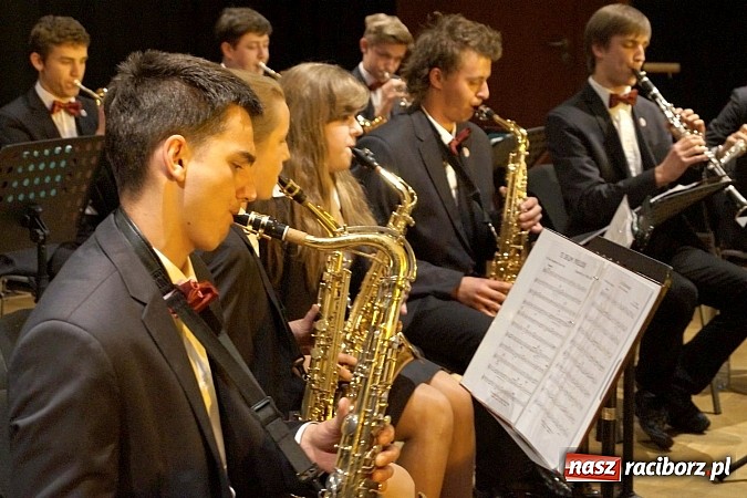 Zdjęcie w galerii na portalu naszraciborz.pl: Młodzi zdolni, czyli koncert dwóch orkiestr w RCK wiadomości z regionu