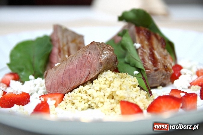 Zdjęcie w galerii na portalu naszraciborz.pl: Majowo w sercu, majowo na talerzu w Restauracji Vena wiadomości z regionu