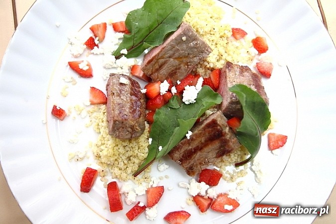 Zdjęcie w galerii na portalu naszraciborz.pl: Majowo w sercu, majowo na talerzu w Restauracji Vena wiadomości z regionu