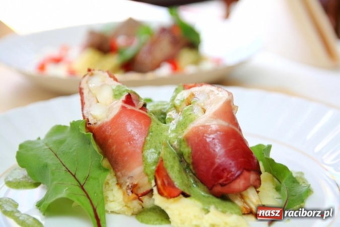 Zdjęcie w galerii na portalu naszraciborz.pl: Majowo w sercu, majowo na talerzu w Restauracji Vena wiadomości z regionu