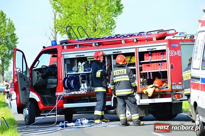 Zdjęcie w galerii na portalu naszraciborz.pl: Wypadek na drodze Ciechowice-Turze. Ciężko ranną kobietę zabrało lotnicze pogotowie ratunkowe wiadomości z regionu