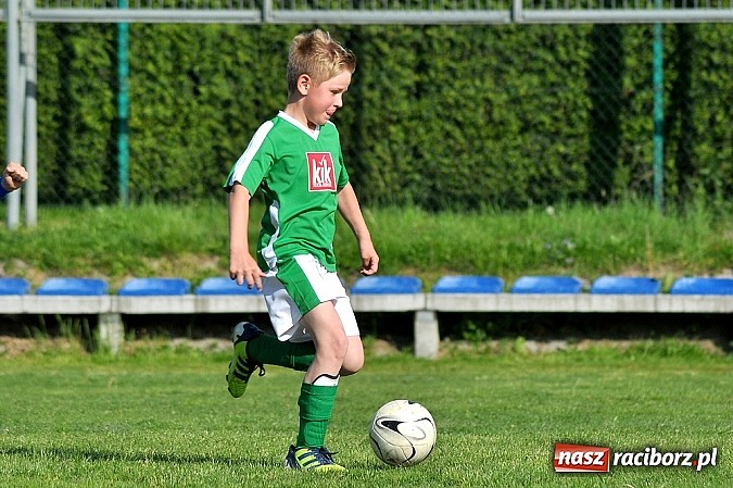 Zdjęcie w galerii na portalu naszraciborz.pl: Zacięty mecz w Markowicach. Gospodarze pokonali Górki Śląskie wiadomości z regionu