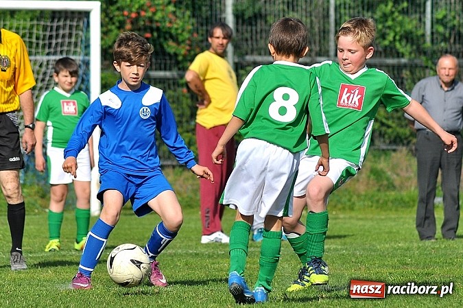 Zdjęcie w galerii na portalu naszraciborz.pl: Zacięty mecz w Markowicach. Gospodarze pokonali Górki Śląskie wiadomości z regionu