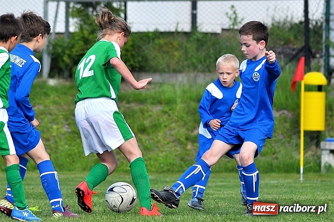 Zdjęcie w galerii na portalu naszraciborz.pl: Zacięty mecz w Markowicach. Gospodarze pokonali Górki Śląskie wiadomości z regionu