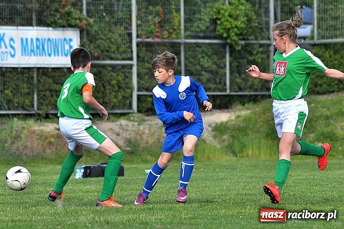 Zdjęcie w galerii na portalu naszraciborz.pl: Zacięty mecz w Markowicach. Gospodarze pokonali Górki Śląskie wiadomości z regionu