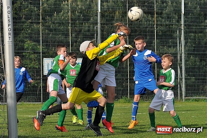 Zdjęcie w galerii na portalu naszraciborz.pl: Zacięty mecz w Markowicach. Gospodarze pokonali Górki Śląskie wiadomości z regionu