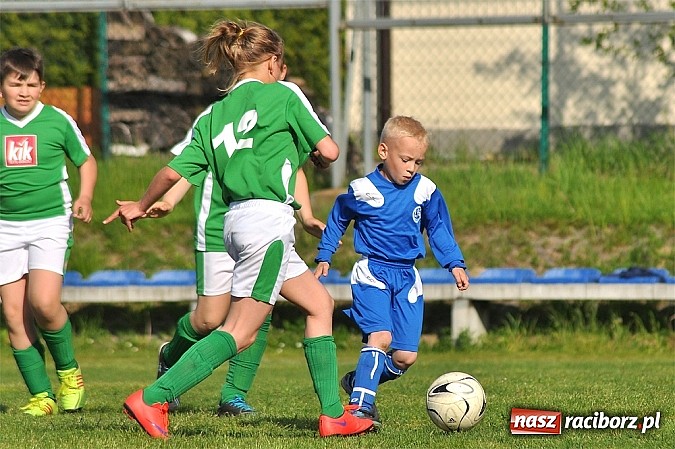 Zdjęcie w galerii na portalu naszraciborz.pl: Zacięty mecz w Markowicach. Gospodarze pokonali Górki Śląskie wiadomości z regionu