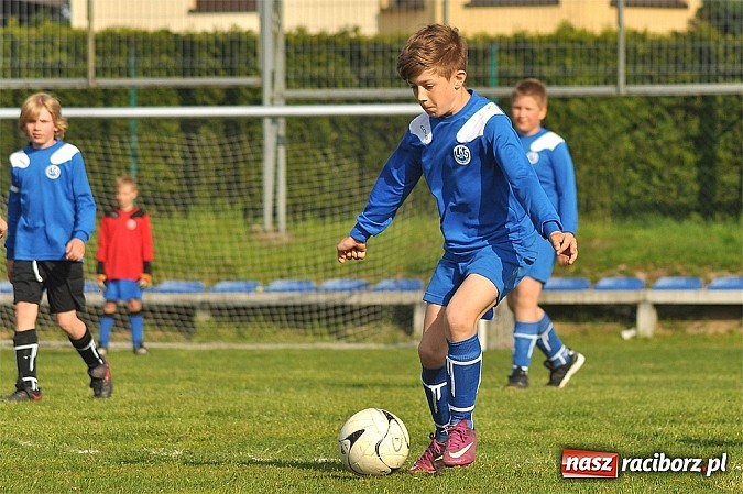 Zdjęcie w galerii na portalu naszraciborz.pl: Zacięty mecz w Markowicach. Gospodarze pokonali Górki Śląskie wiadomości z regionu