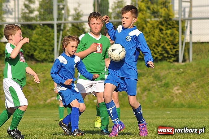 Zdjęcie w galerii na portalu naszraciborz.pl: Zacięty mecz w Markowicach. Gospodarze pokonali Górki Śląskie wiadomości z regionu