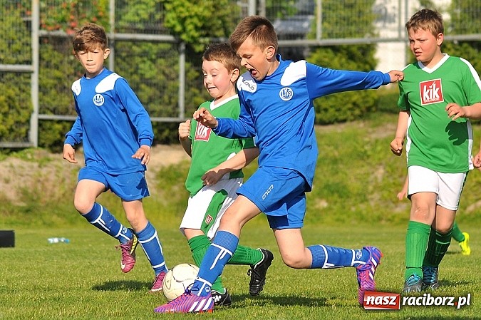 Zdjęcie w galerii na portalu naszraciborz.pl: Zacięty mecz w Markowicach. Gospodarze pokonali Górki Śląskie wiadomości z regionu