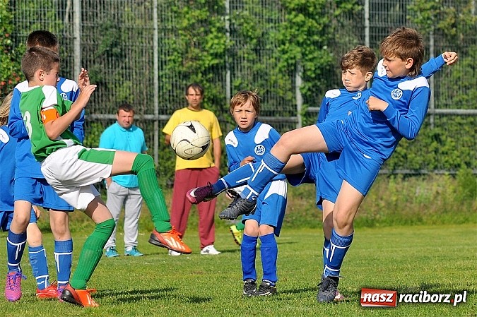 Zdjęcie w galerii na portalu naszraciborz.pl: Zacięty mecz w Markowicach. Gospodarze pokonali Górki Śląskie wiadomości z regionu